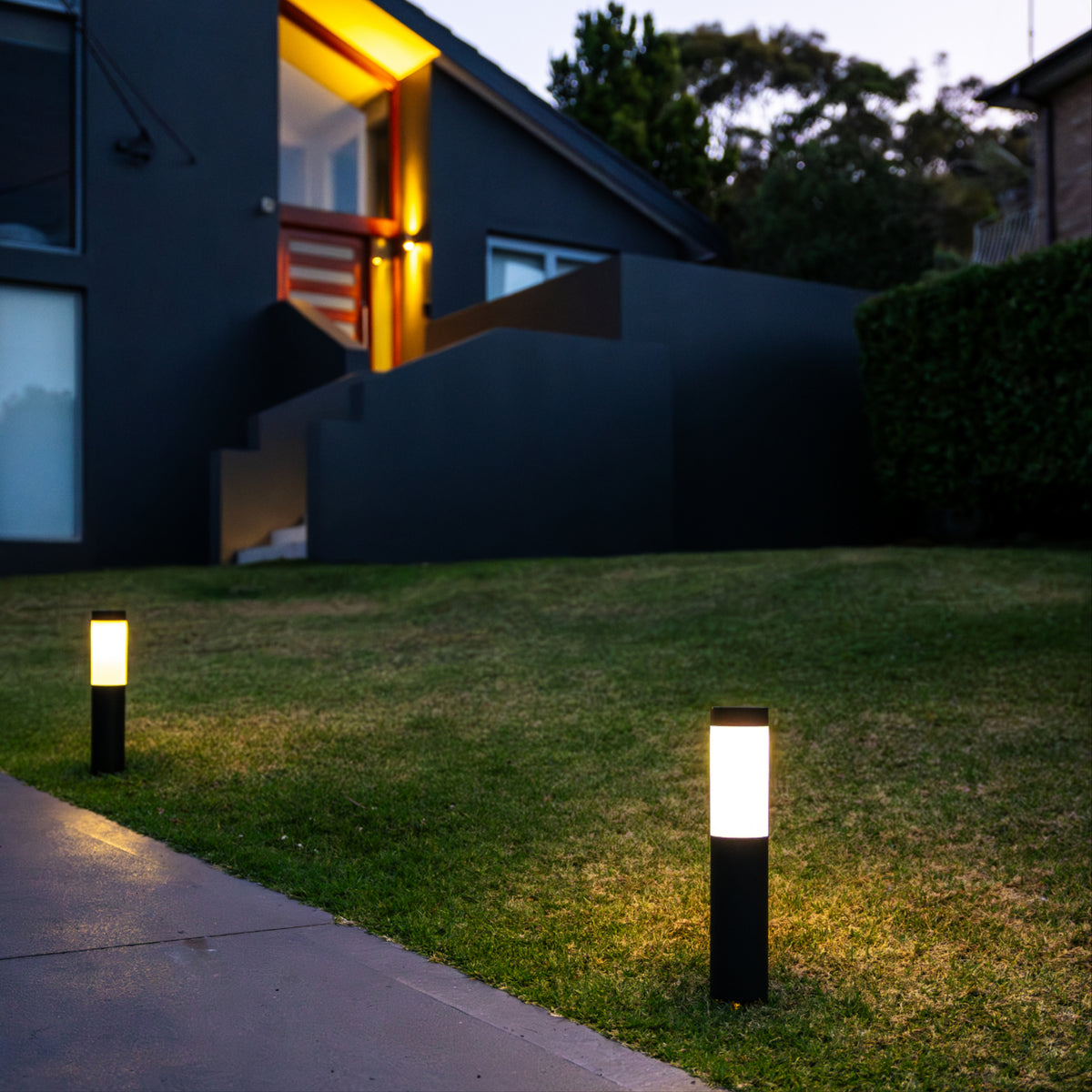 Metal Solar Light Posts Solar Post Light | Warm White | 2 Pack – Hoselink