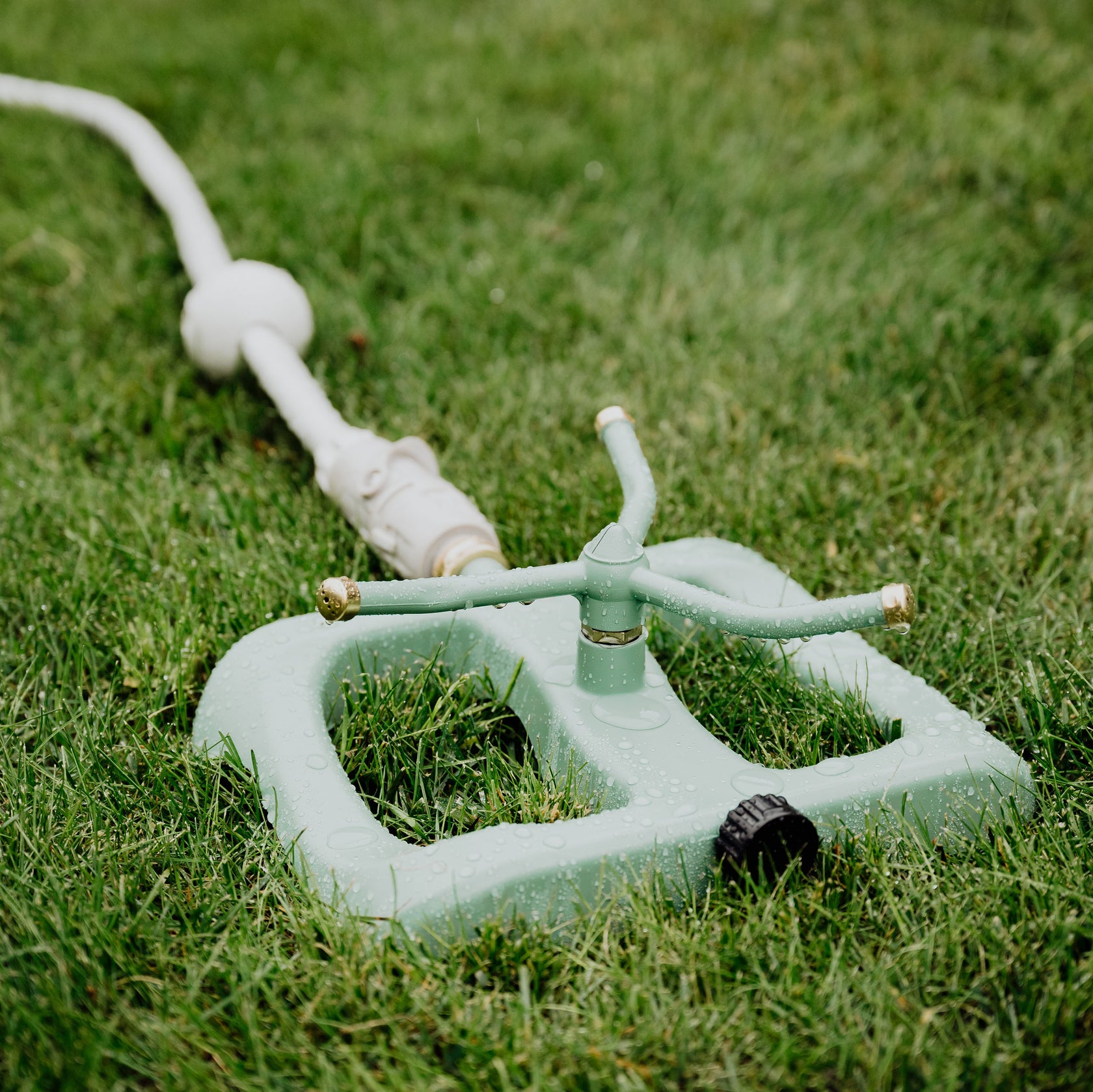 3Arm Rotating Sprinkler with Weighted Metal Base Hoselink