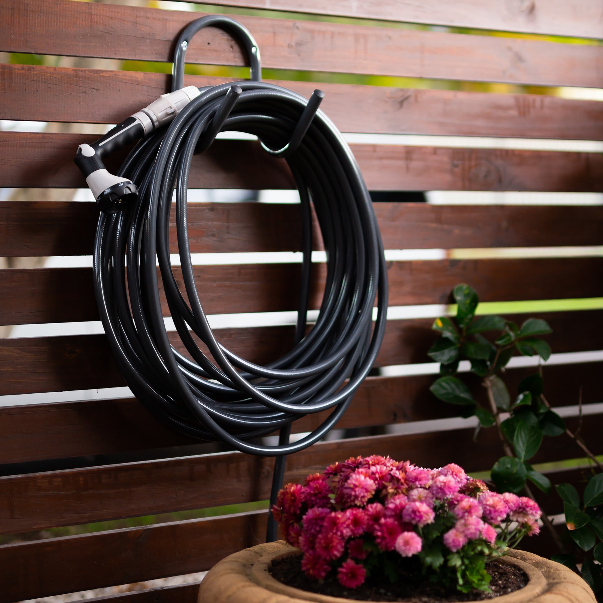 garden hose hanger