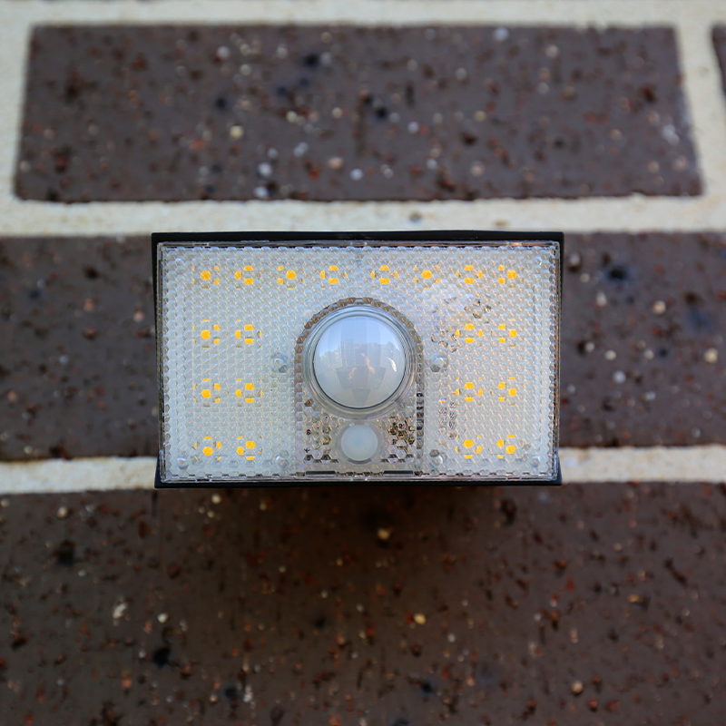 Compact Solar Floodlight | Motion Sensor | 20LED | OVERWATCH