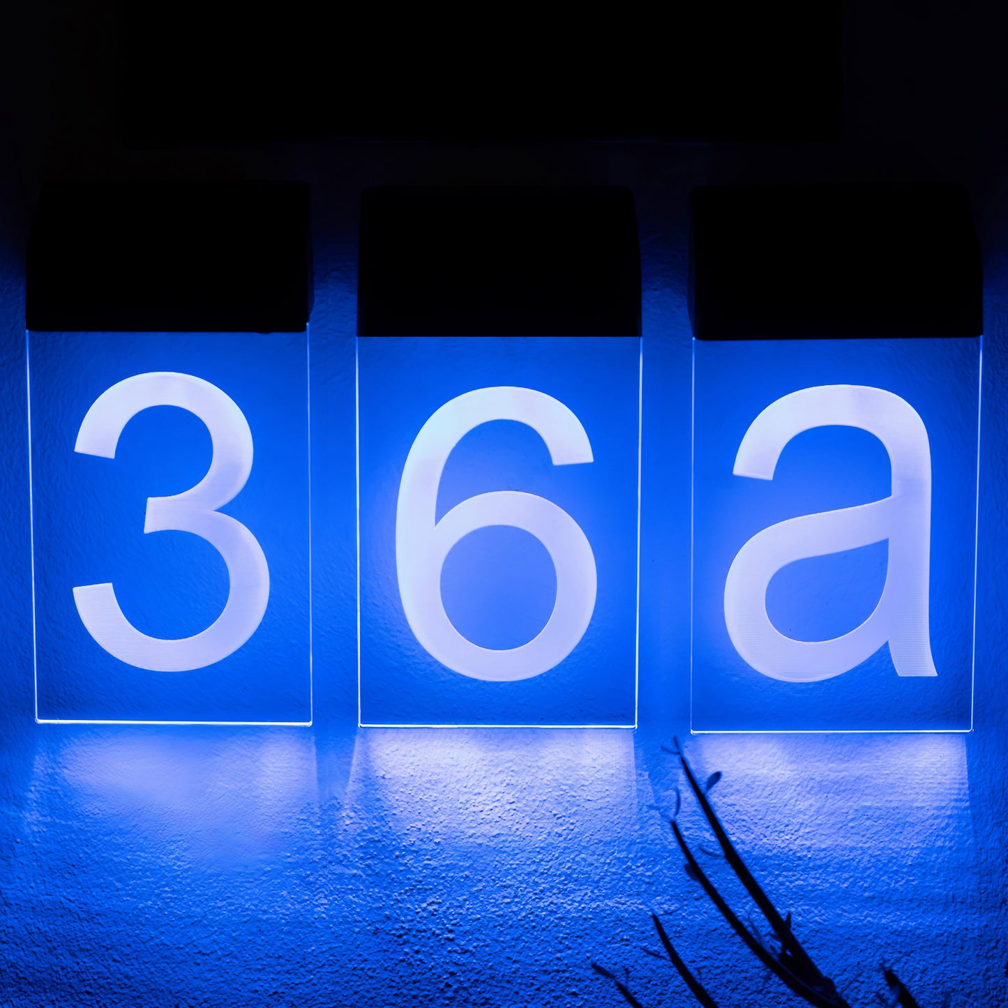 Solar Illuminated House Numbers | 3 Colour Modes | AVENUE