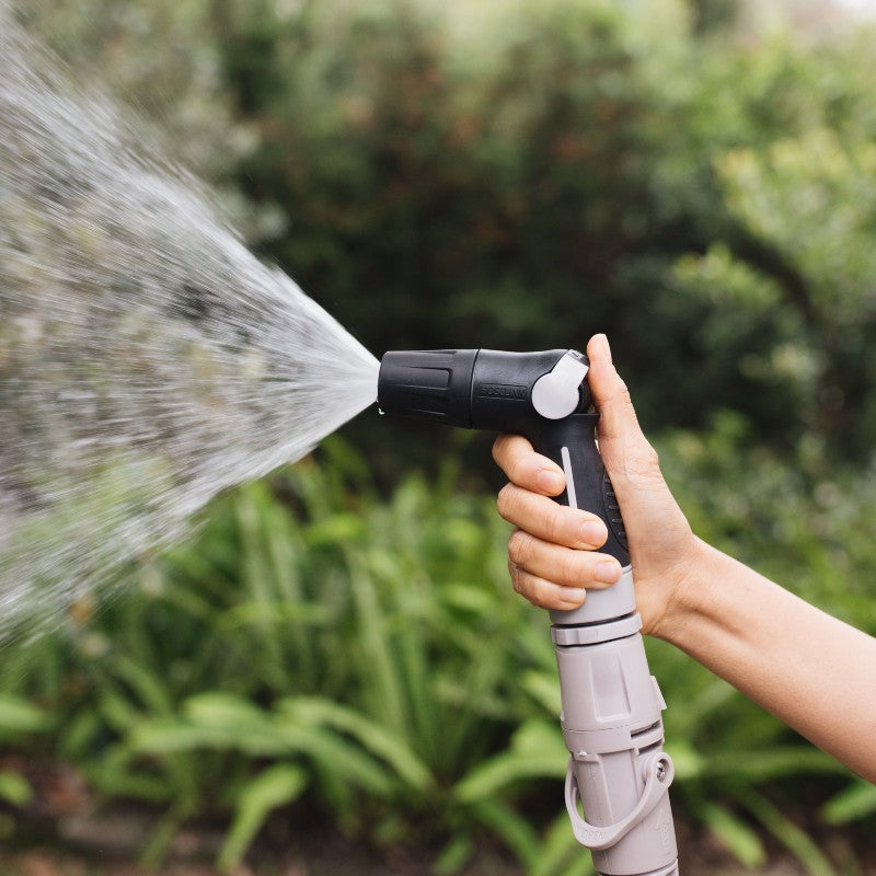 Compact Flow Control Spray Nozzle